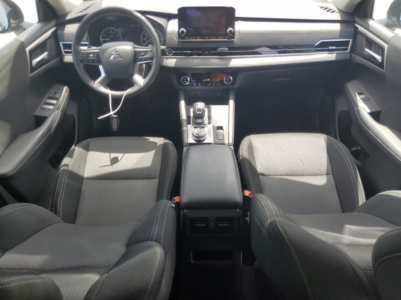 2024 Mitsubishi Outlander Es VIN: JA4J3UA81RZ073338 Lot: 64772225