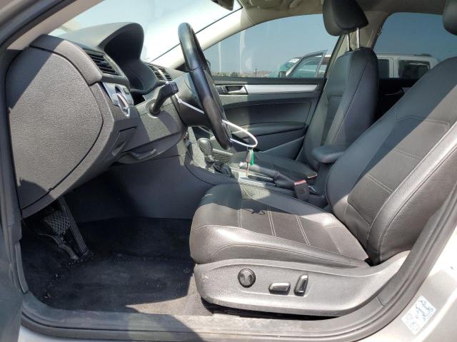 Sedans VOLKSWAGEN PASSAT 2013 Silver