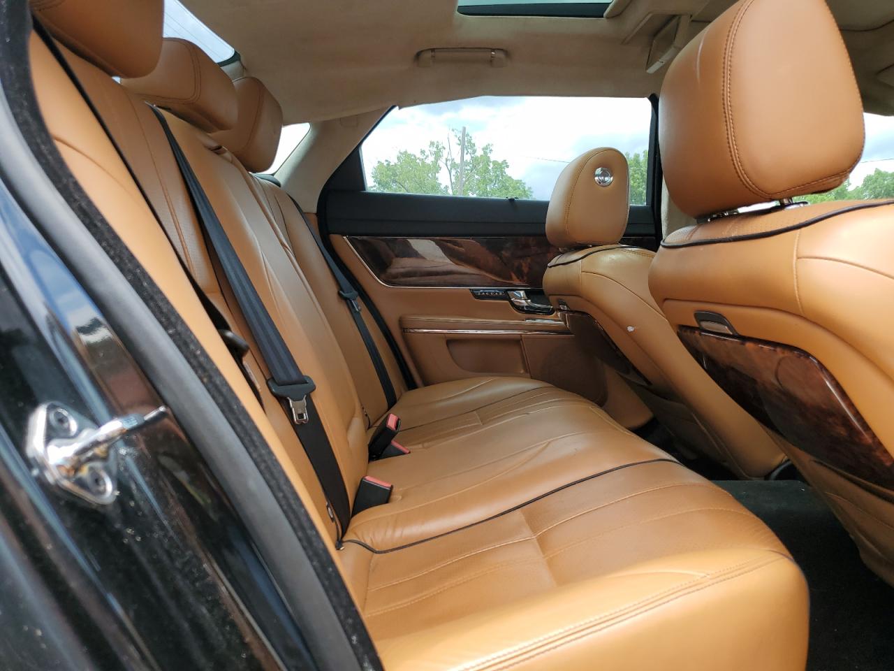 2011 Jaguar Xjl VIN: SAJWA2GB4BLV05648 Lot: 63400135