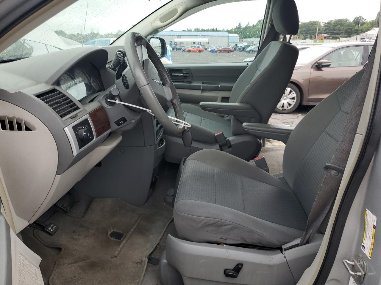 2010 Chrysler Town & Country Touring VIN: 2A4RR5D1XAR132052 Lot: 63586235