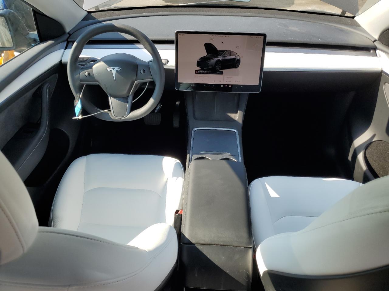2024 Tesla Model Y VIN: 7SAYGAEE5RF098615 Lot: 64630895