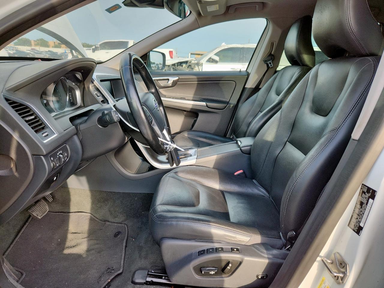 2016 Volvo Xc60 T5 Premier VIN: YV4612RK6G2787345 Lot: 62889835