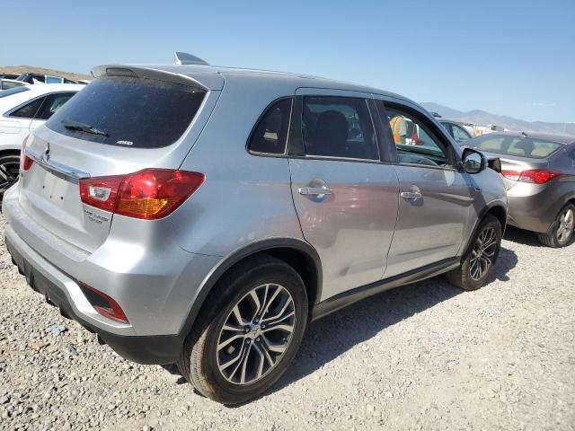  MITSUBISHI OUTLANDER 2018 Серебристый