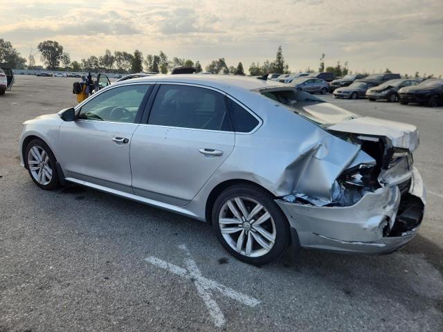  VOLKSWAGEN PASSAT 2017 Srebrny