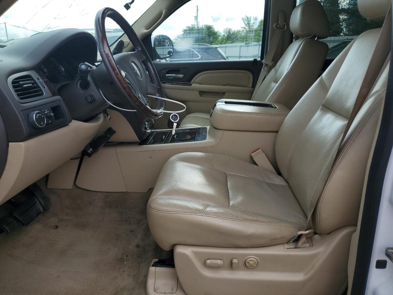 2011 GMC Yukon Xl Denali VIN: 1GKS2MEF2BR348683 Lot: 64458395