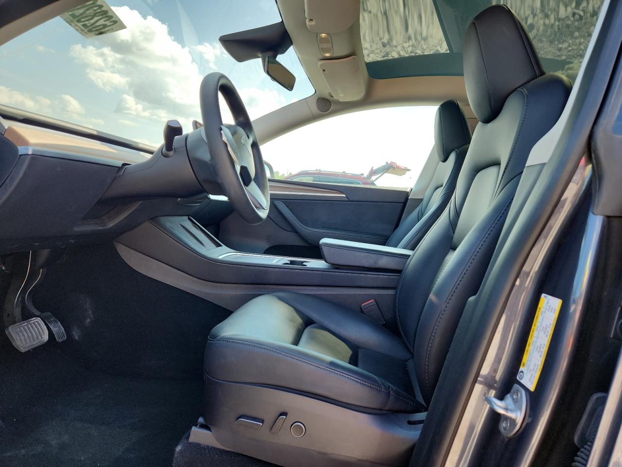 2023 Tesla Model Y VIN: 7SAYGDEE4PF709782 Lot: 62826475