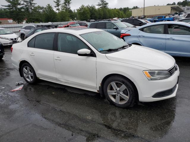 Sedans VOLKSWAGEN JETTA 2012 White