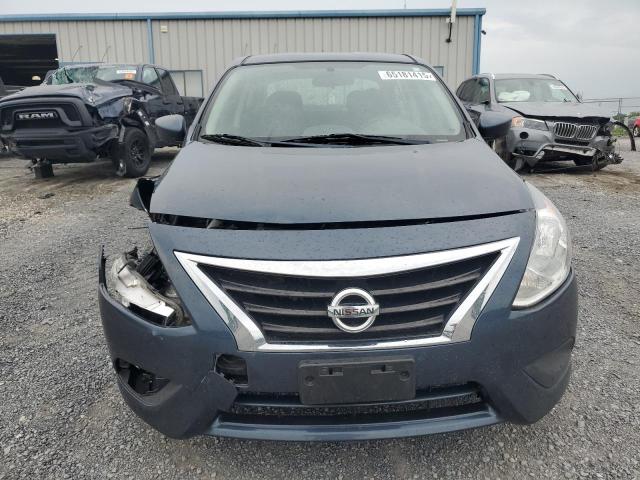  NISSAN VERSA 2017 Granatowy