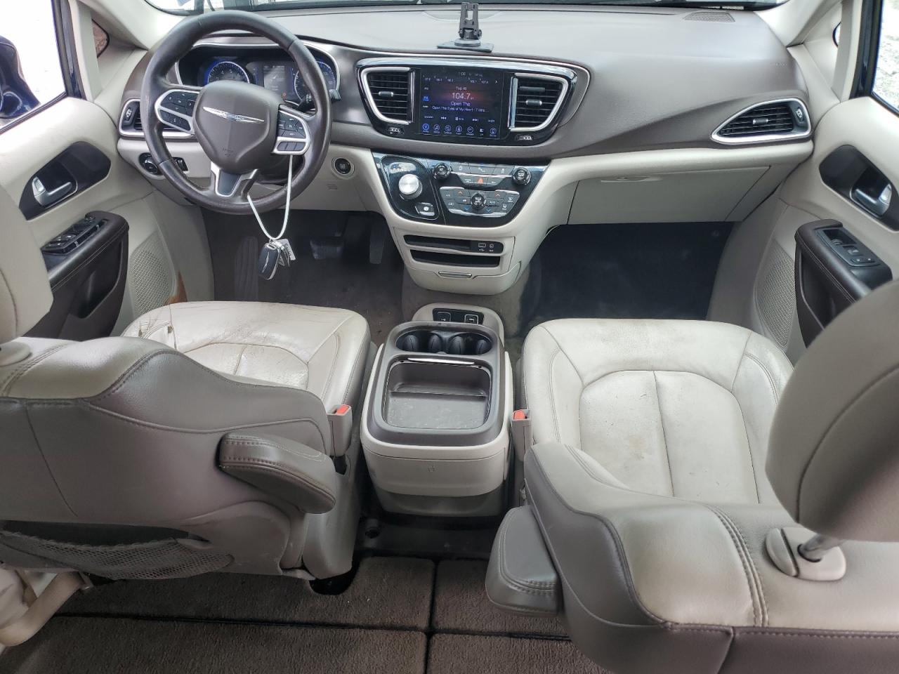 2017 Chrysler Pacifica Touring L VIN: 2C4RC1BG5HR796910 Lot: 62121855