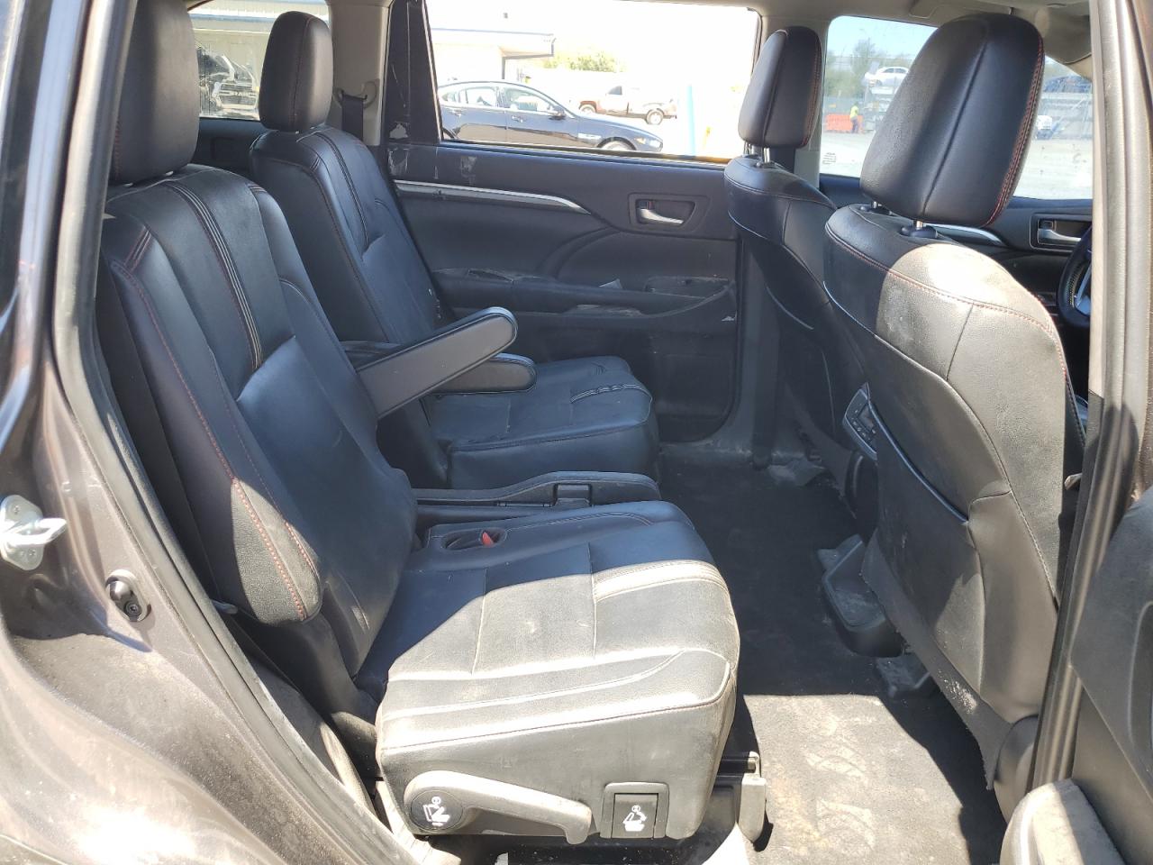 2019 Toyota Highlander Se VIN: 5TDKZRFH0KS328986 Lot: 66949965