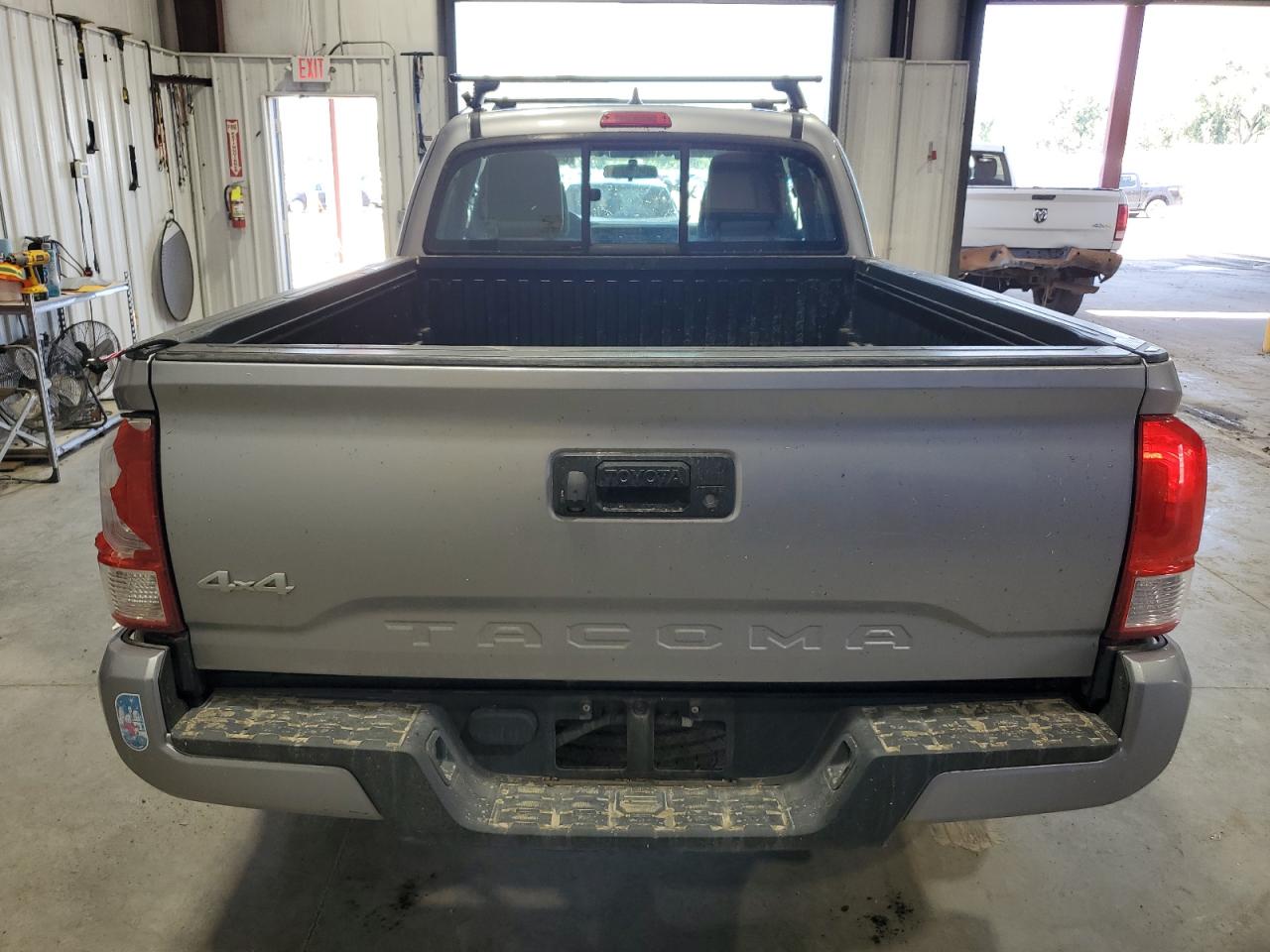 2017 Toyota Tacoma Access Cab VIN: 5TFSX5EN3HX054305 Lot: 64782855