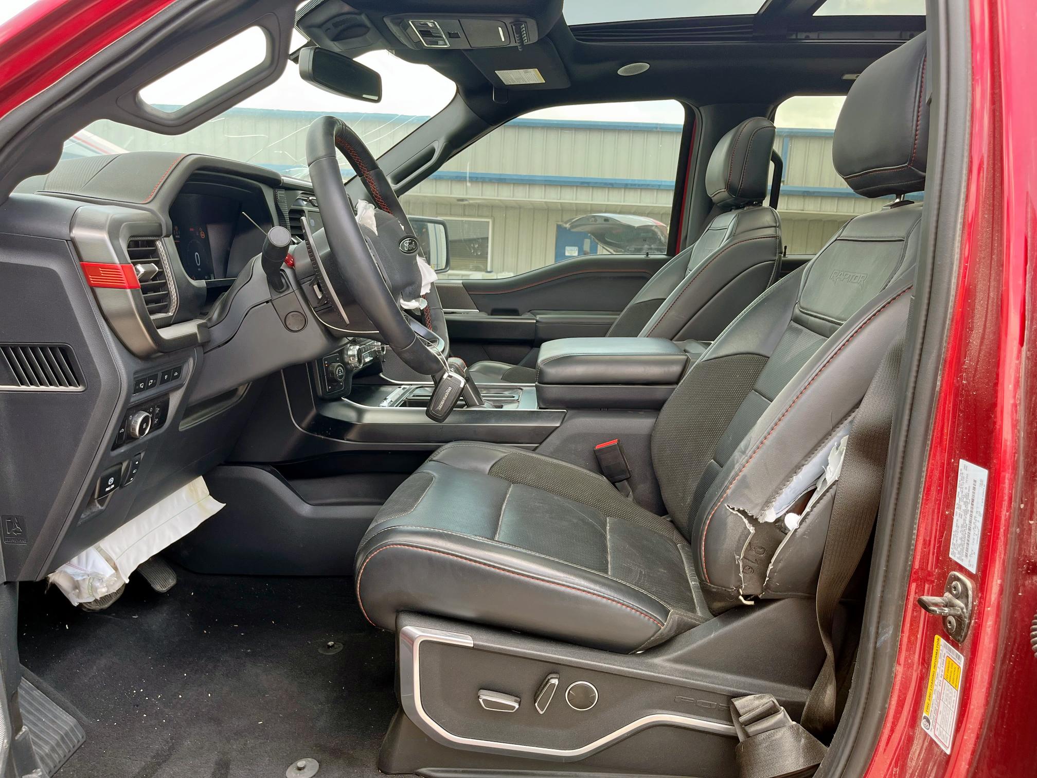  FORD F150 2024 Красный