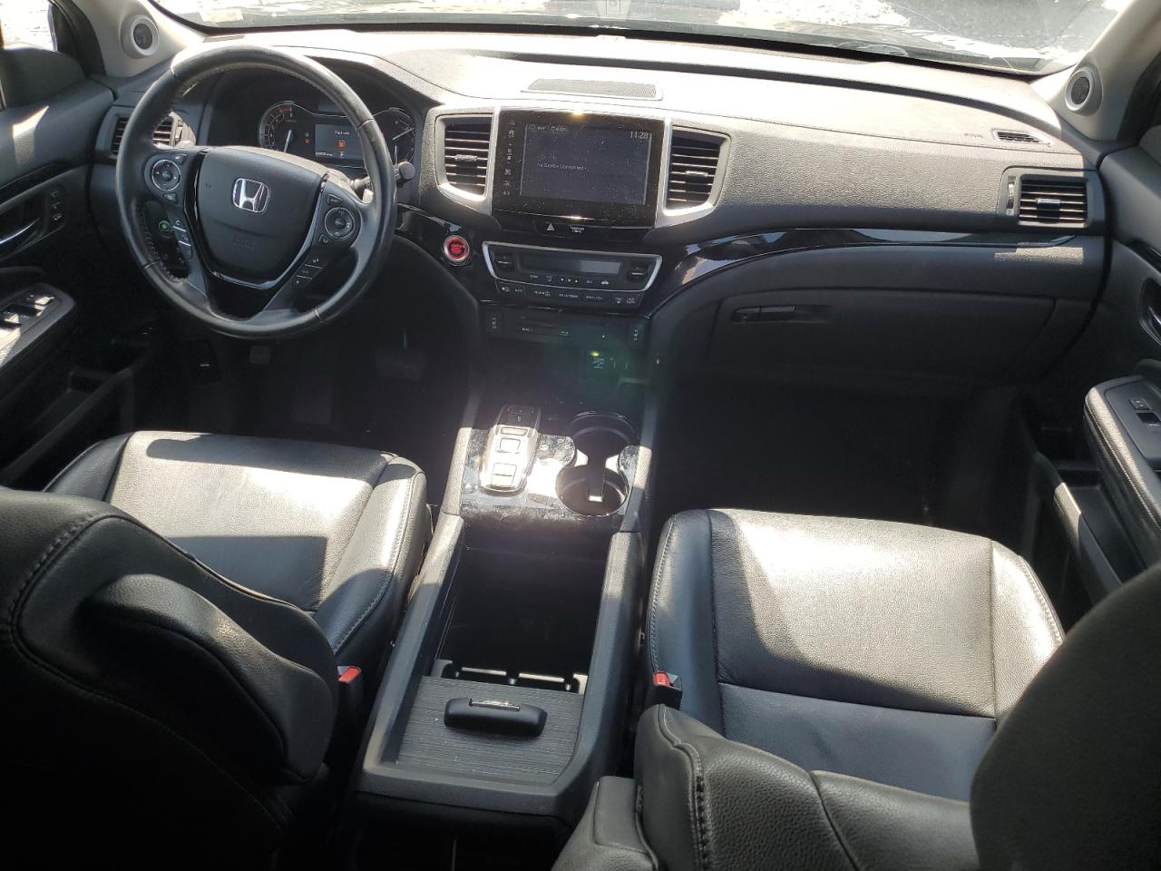 2017 Honda Pilot Touring VIN: 5FNYF6H92HB045588 Lot: 63999535