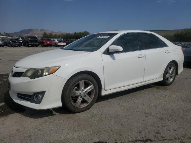 Sedans TOYOTA CAMRY 2014 Biały