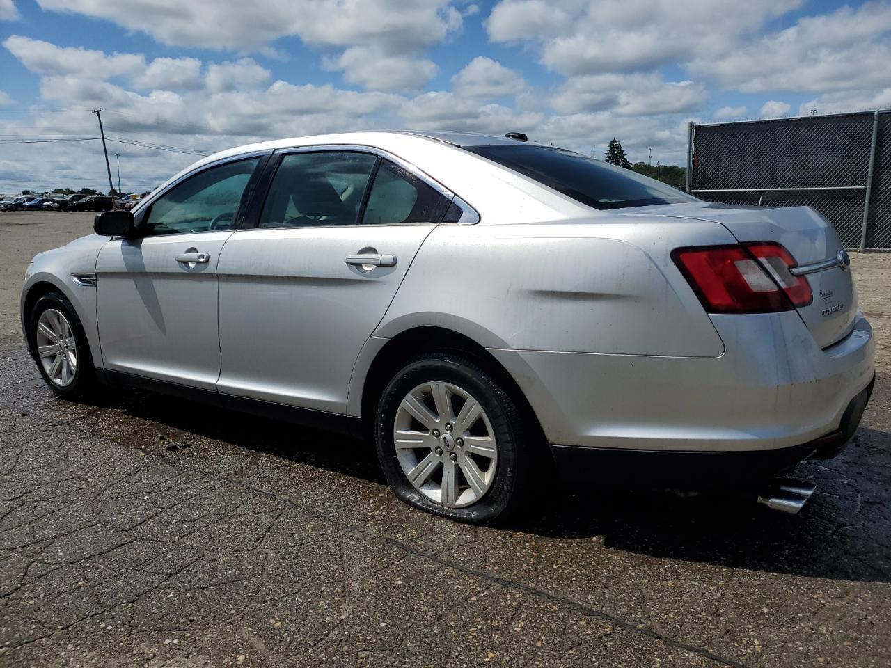 2010 Ford Taurus Se VIN: 1FAHP2DW1AG114905 Lot: 64560355