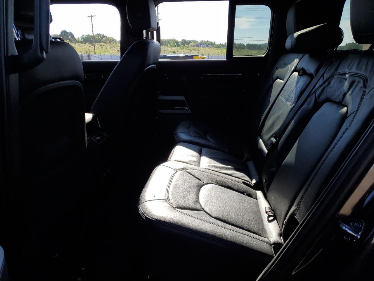 2024 Land Rover Defender 110 S VIN: SALEJ7EU9R2274783 Lot: 62422465
