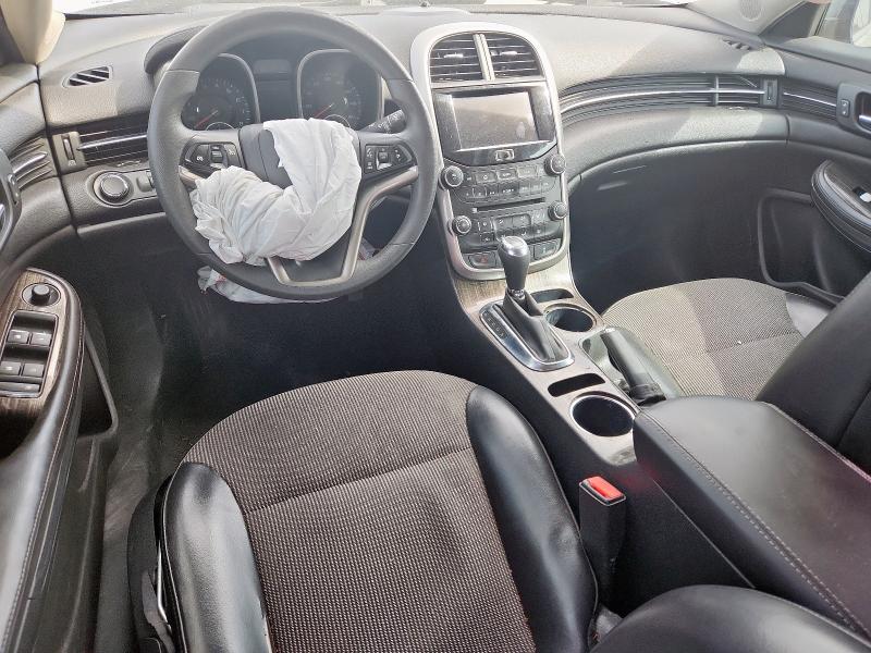 Sedans CHEVROLET MALIBU 2016 Srebrny