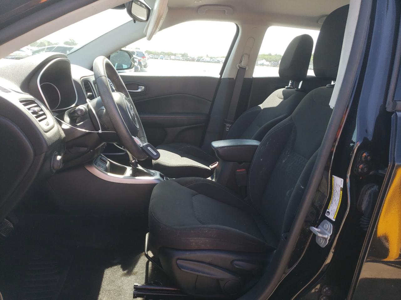 2018 Jeep Compass Sport VIN: 3C4NJCAB0JT211286 Lot: 64968555
