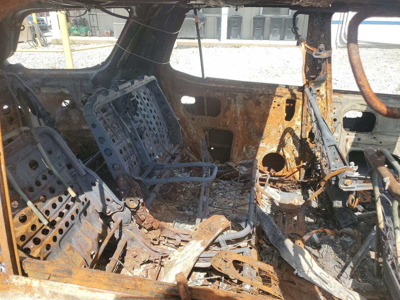 2002 Toyota Sequoia Limited VIN: 5TDBT48A62S087083 Lot: 64374185