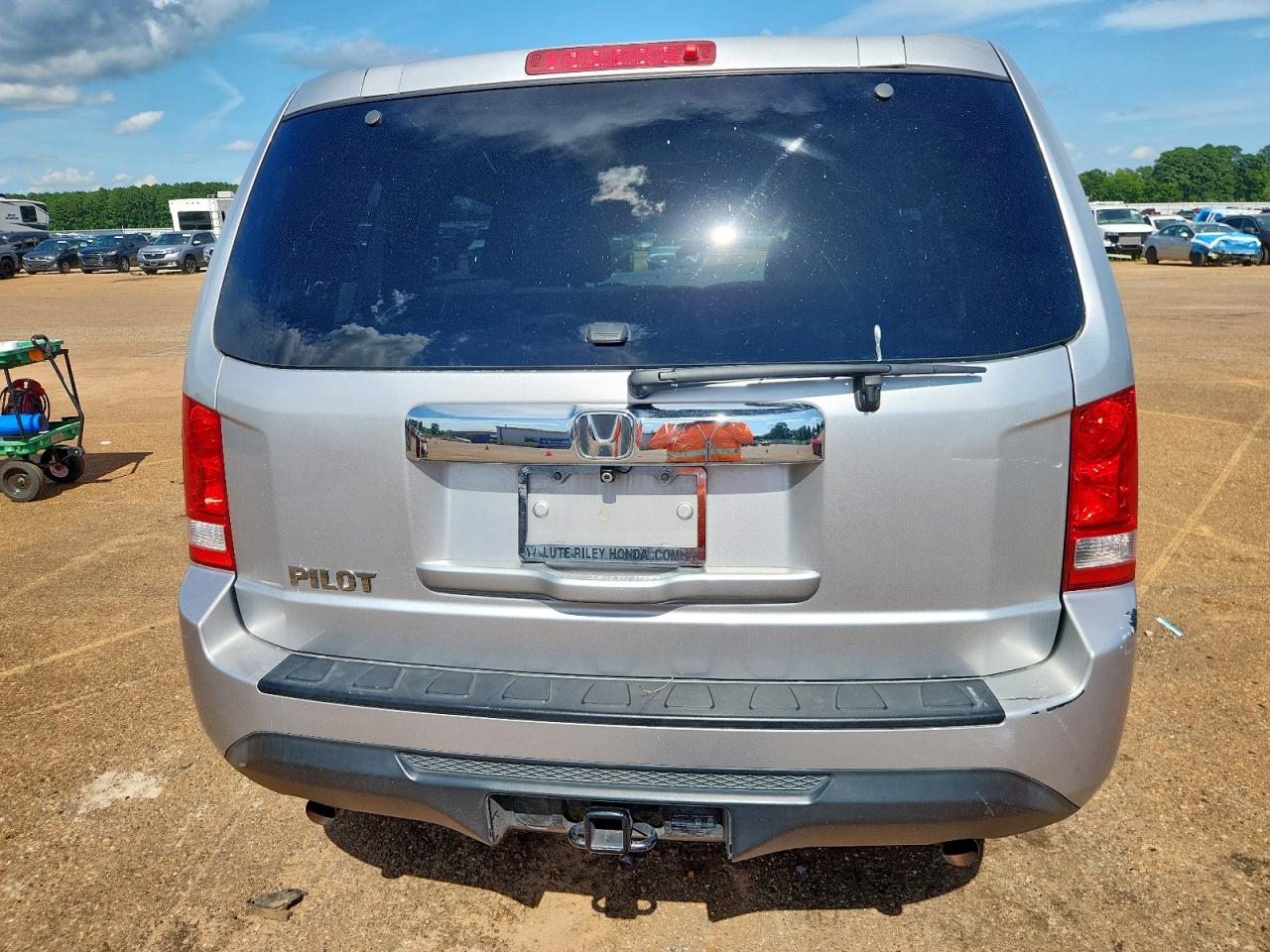 2012 Honda Pilot Lx VIN: 5FNYF3H27CB043880 Lot: 62759835