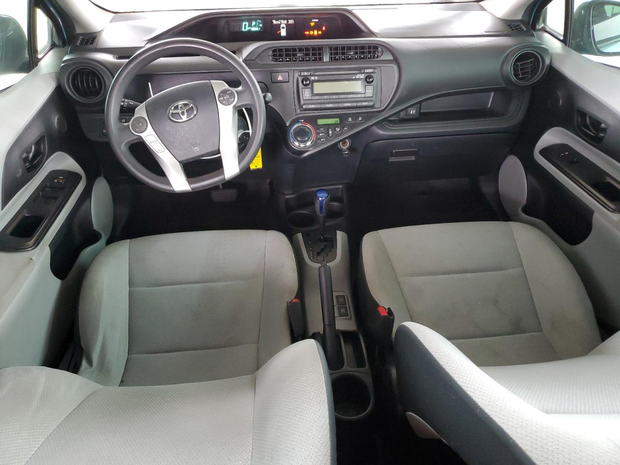 2013 Toyota Prius C VIN: JTDKDTB32D1046872 Lot: 64664235