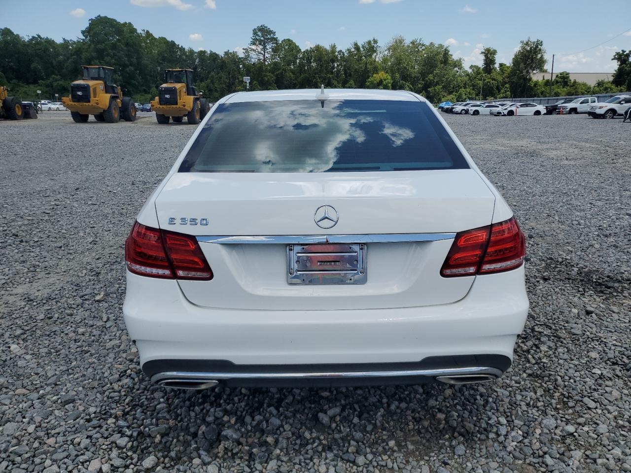 2014 Mercedes-Benz E 350 VIN: WDDHF5KB1EA810693 Lot: 64420255