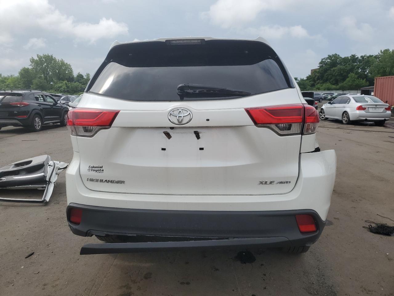 2018 Toyota Highlander Se VIN: 5TDJZRFH1JS884086 Lot: 58822095