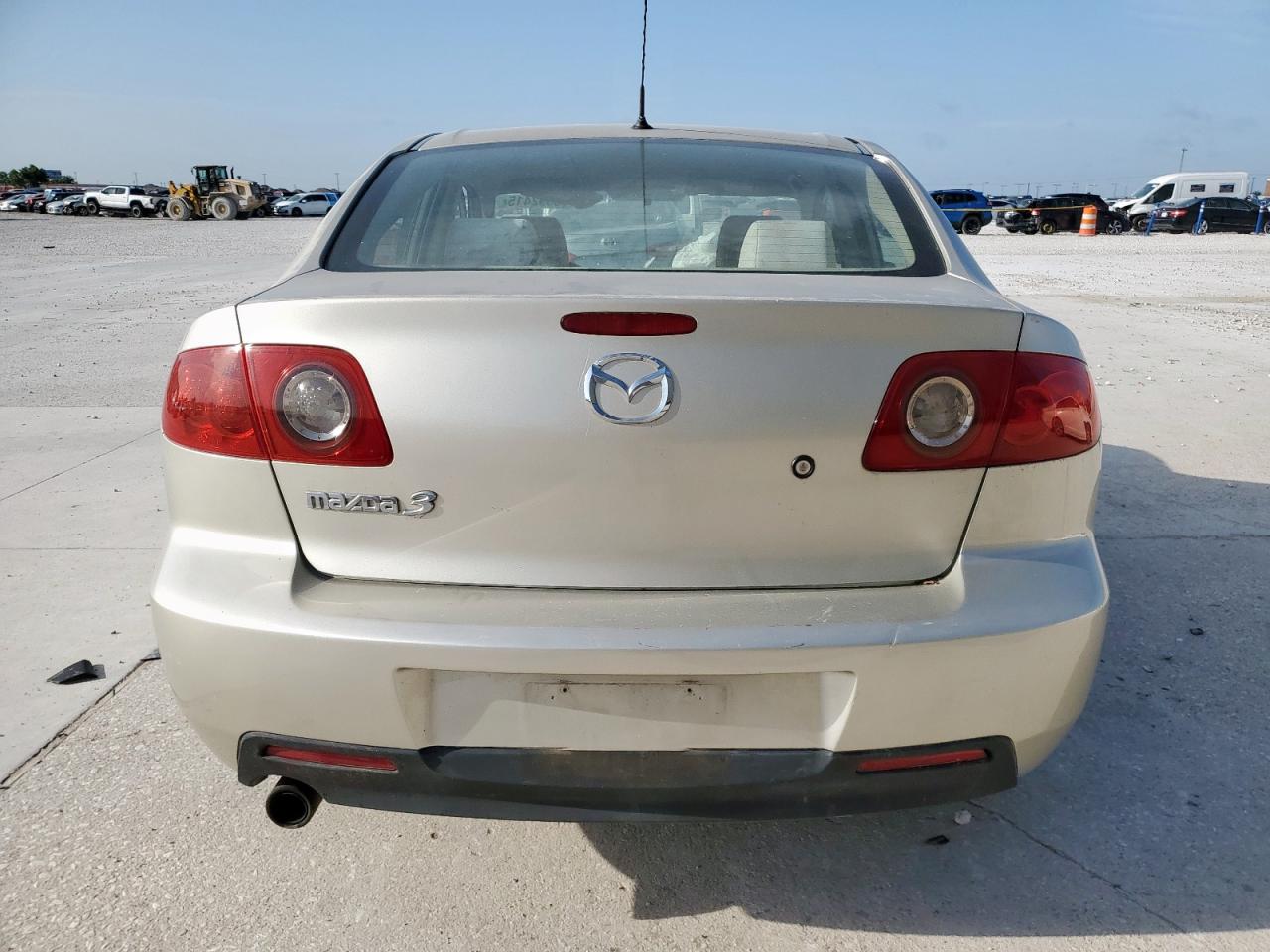 2005 Mazda 3 I VIN: JM1BK12F851241008 Lot: 63092415