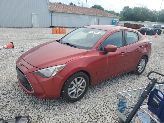  TOYOTA YARIS 2017 Czerwony