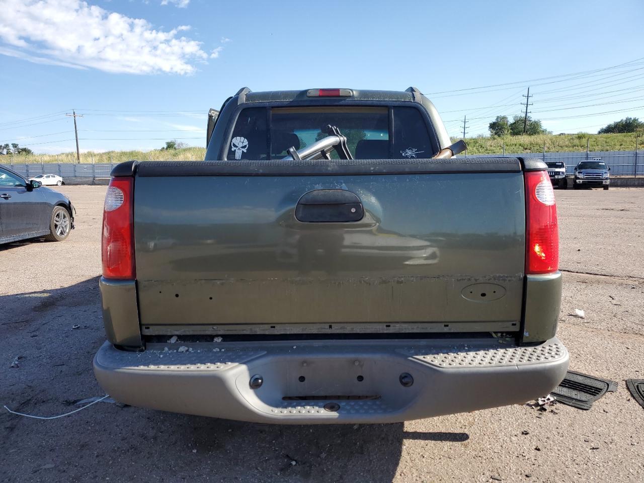 2002 Ford Explorer Sport Trac VIN: 1FMZU77E52UB99365 Lot: 64627555