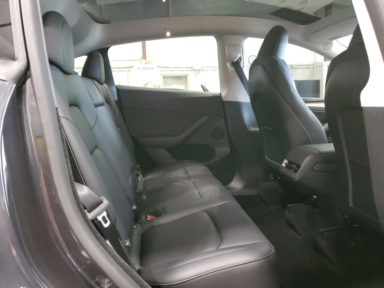 2025 Tesla Model Y VIN: 7SAYGDED7SF321686 Lot: 63279625