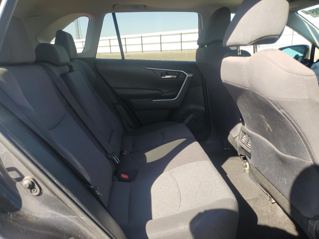 2020 Toyota Rav4 Xle VIN: 2T3W1RFV5LW058863 Lot: 64415385