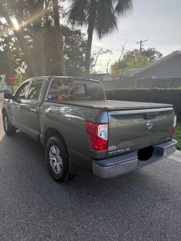  NISSAN TITAN 2017 Szary