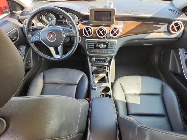  MERCEDES-BENZ GLA-CLASS 2015 Czerwony
