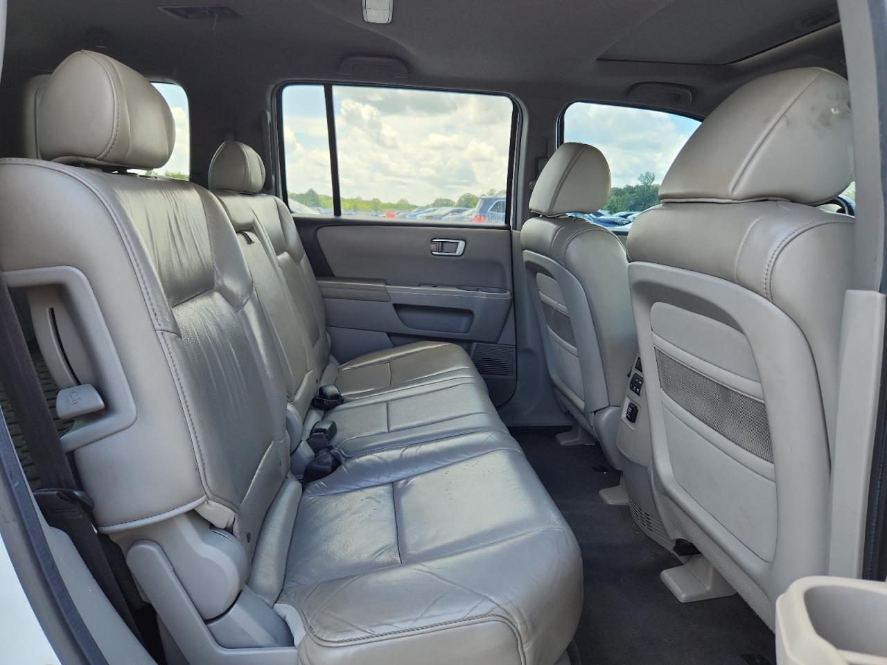 2011 Honda Pilot Exln VIN: 5FNYF4H74BB102285 Lot: 63968795