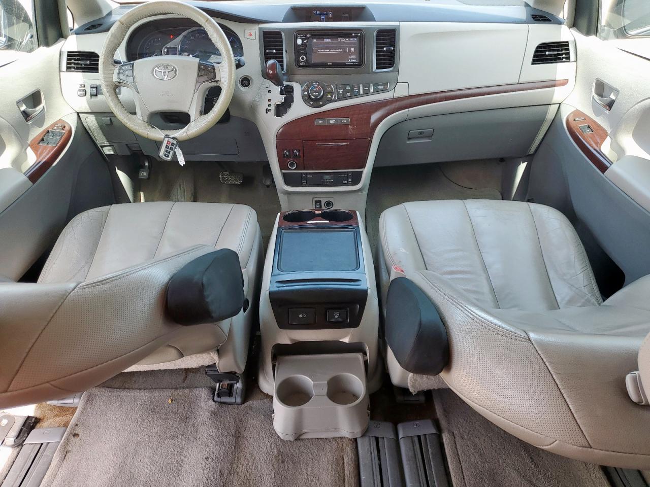 2013 Toyota Sienna Xle VIN: 5TDYK3DC2DS358190 Lot: 63370785