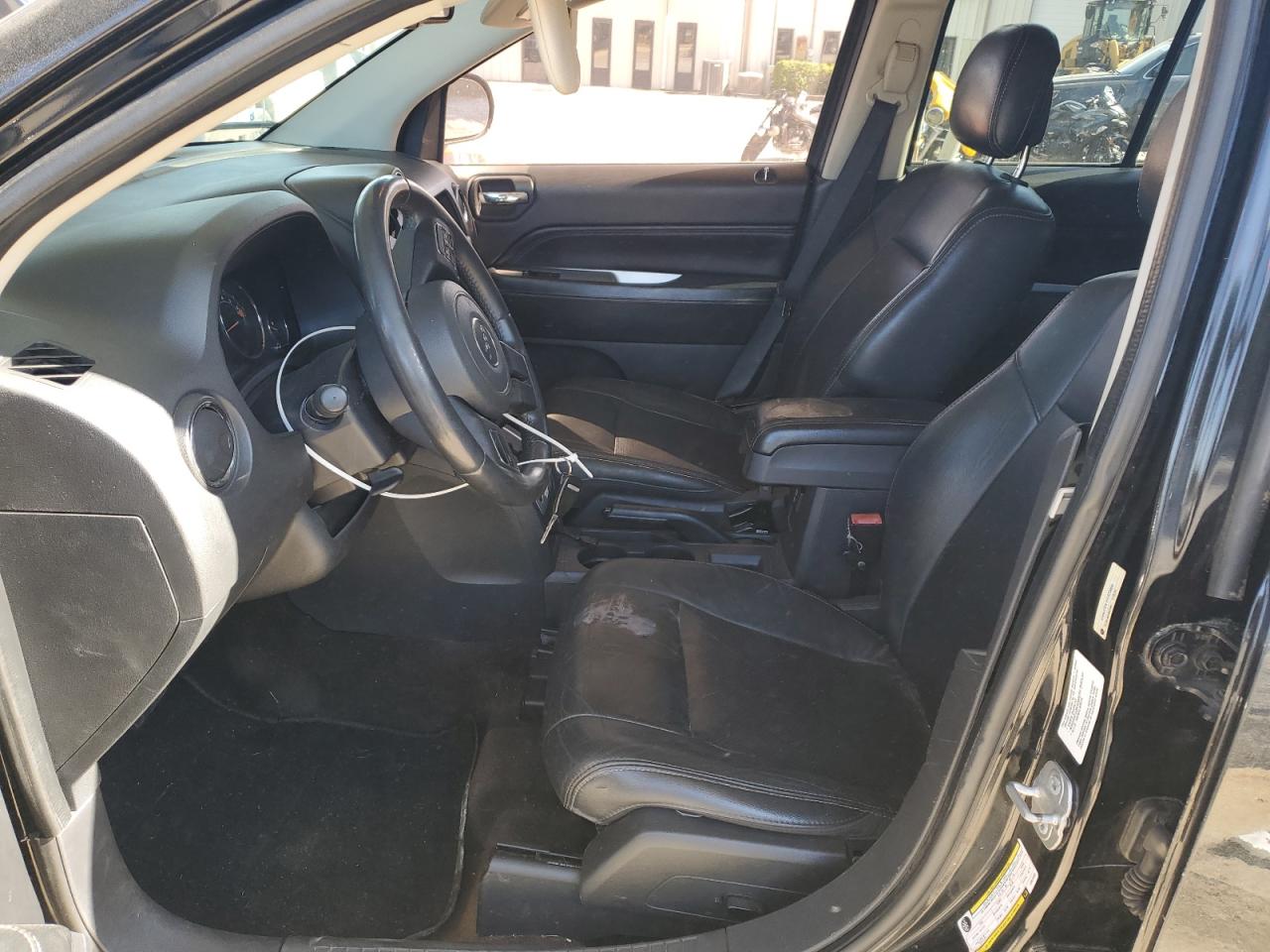 2014 Jeep Compass Latitude VIN: 1C4NJCEA1ED825860 Lot: 65144135