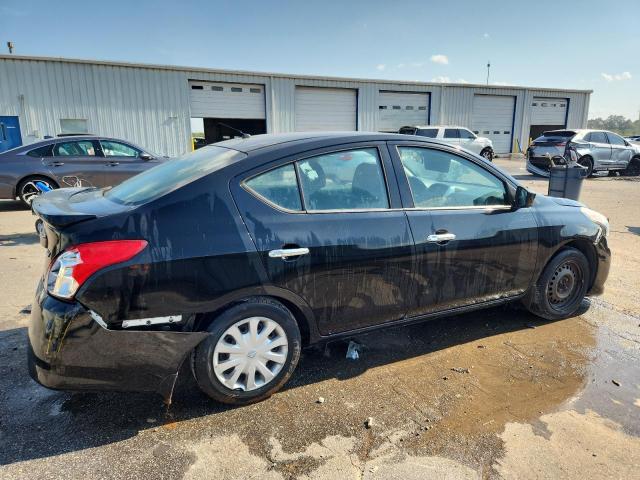  NISSAN VERSA 2015 Czarny