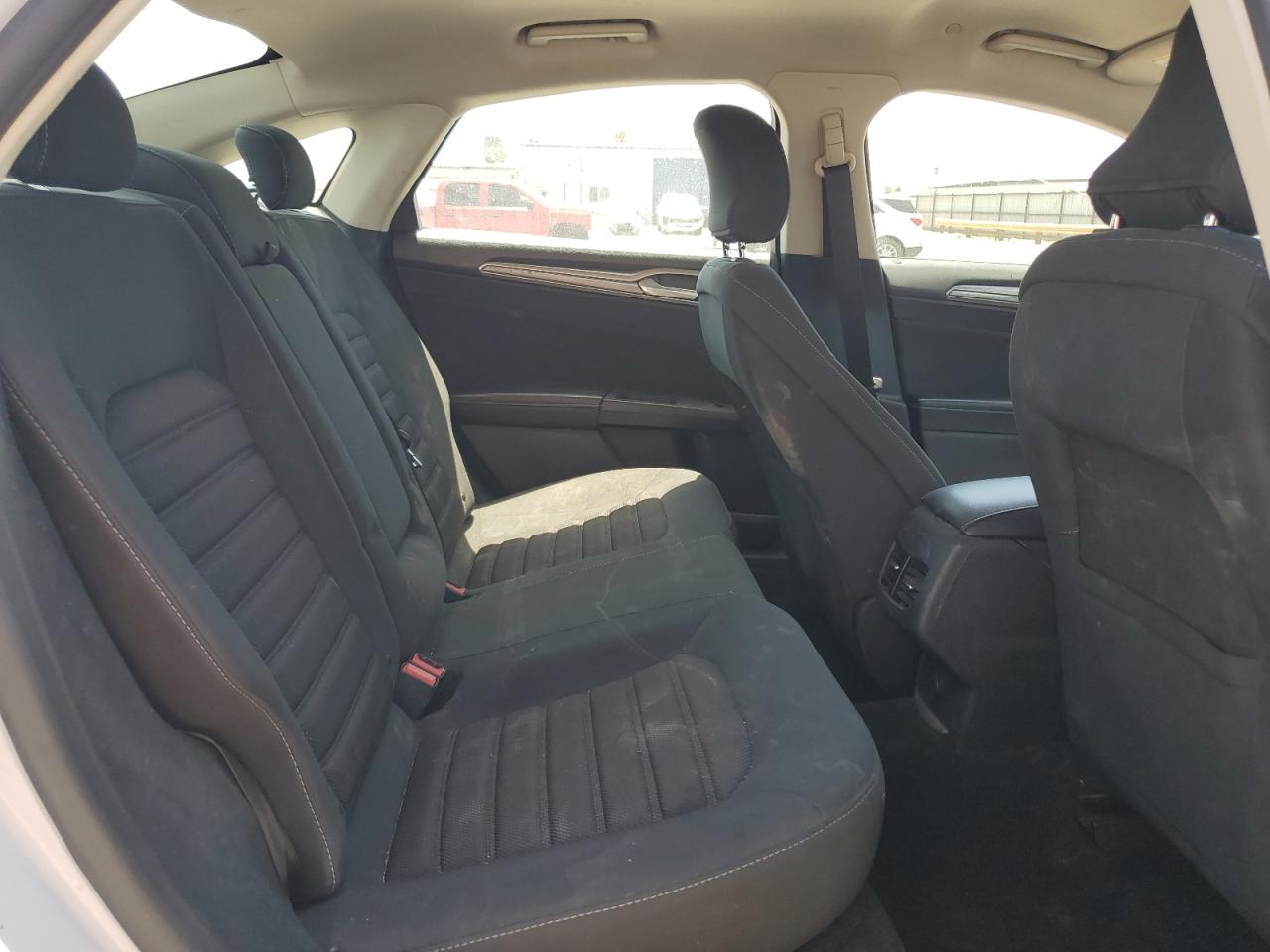 2019 Ford Fusion Se VIN: 3FA6P0LU9KR104385 Lot: 64819555