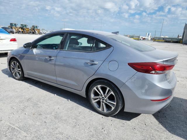 Sedans HYUNDAI ELANTRA 2017 Srebrny