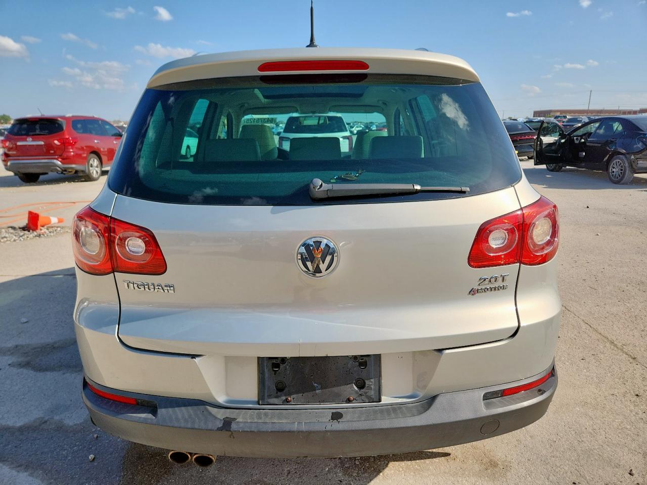 2011 Volkswagen Tiguan S VIN: WVGBV7AX4BW532460 Lot: 64375125