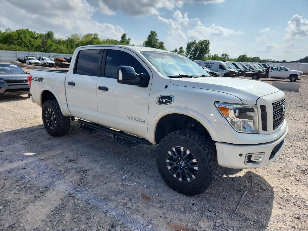 2017 Nissan Titan Sv VIN: 1N6AA1E58HN569024 Lot: 64436495