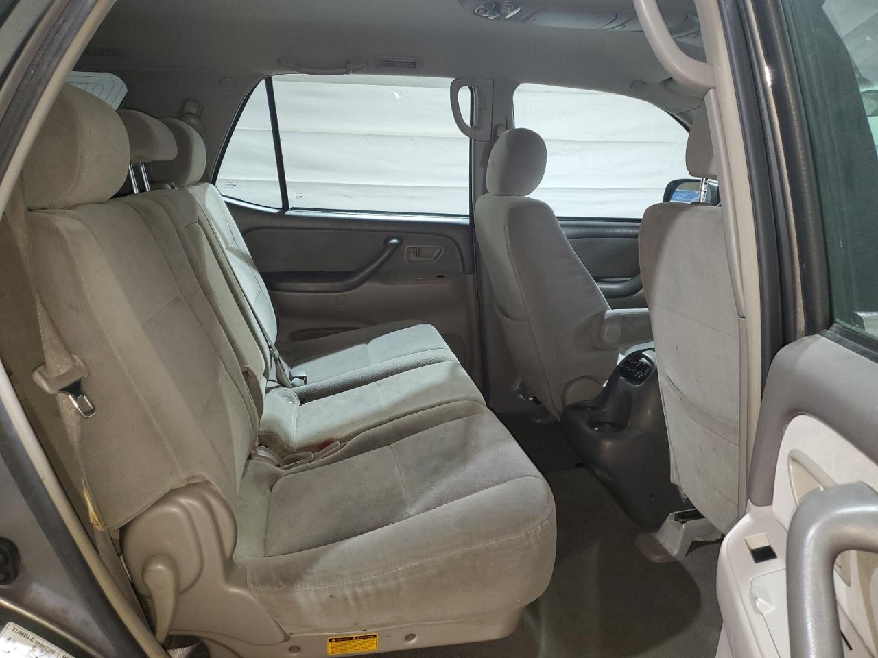 2005 Toyota Sequoia Sr5 VIN: 5TDZT34A55S262281 Lot: 63586925