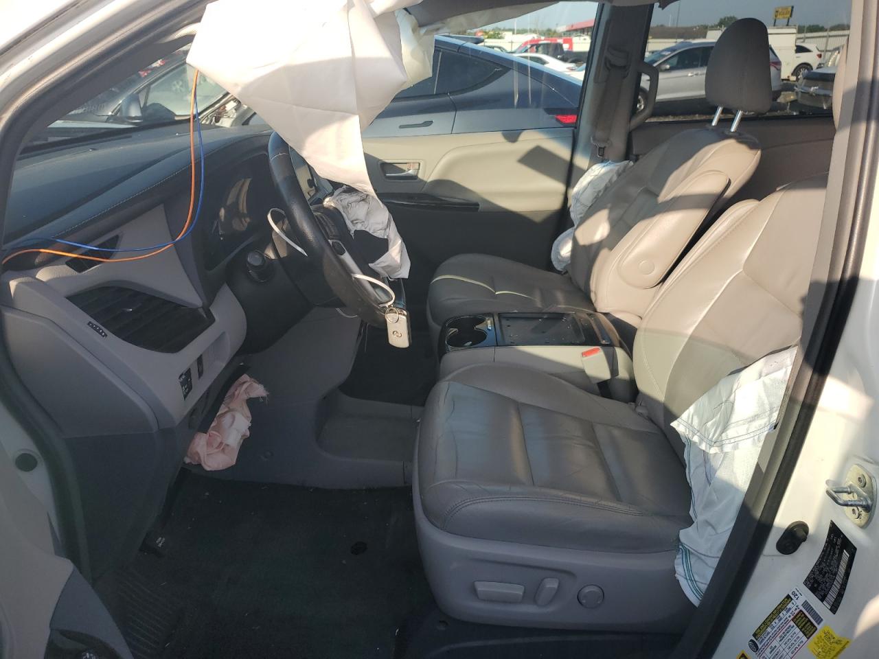 5tdyk3dc2fs642468 5TDYK3DC2FS642468 2015 Toyota Sienna Xle