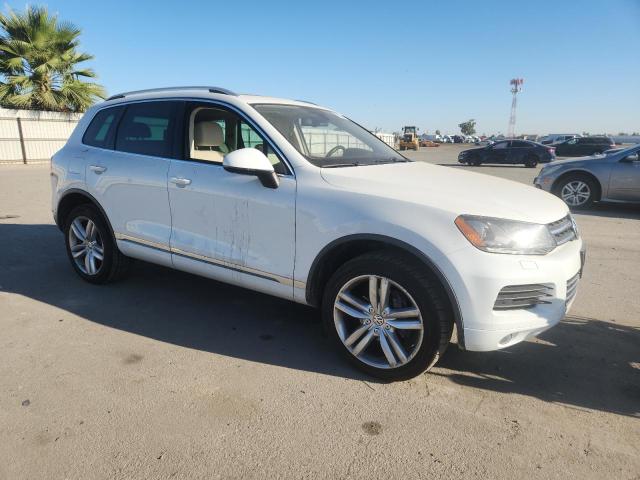  VOLKSWAGEN TOUAREG 2014 Biały