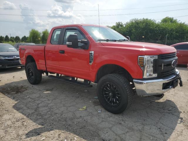  FORD F350 2018 Красный