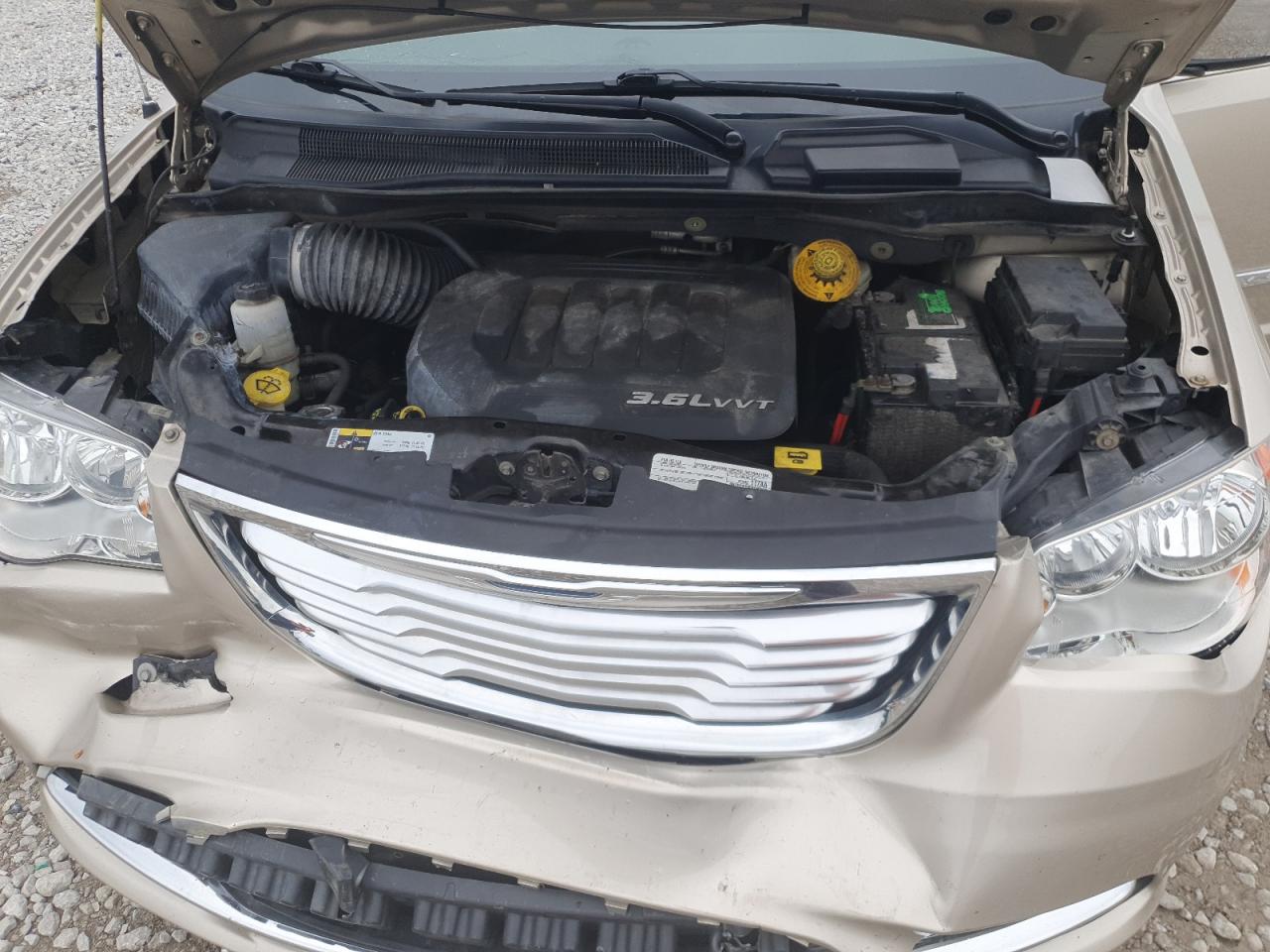 2015 Chrysler Town & Country Touring L VIN: 2C4RC1CG7FR674190 Lot: 85762365