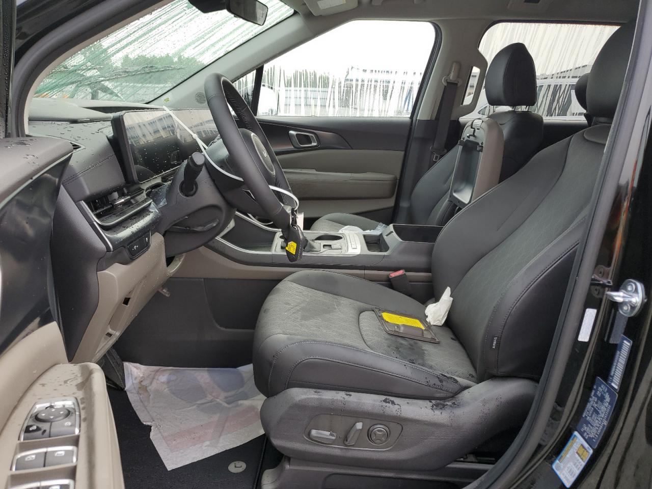 2025 Kia Carnival Lx VIN: KNDNB5K36S6533250 Lot: 64791625