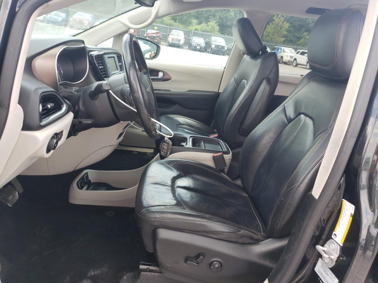 2017 Chrysler Pacifica Touring L VIN: 2C4RC1BG9HR523064 Lot: 63486435