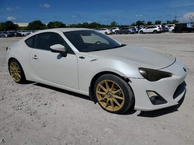 TOYOTA SCION 2013 Biały